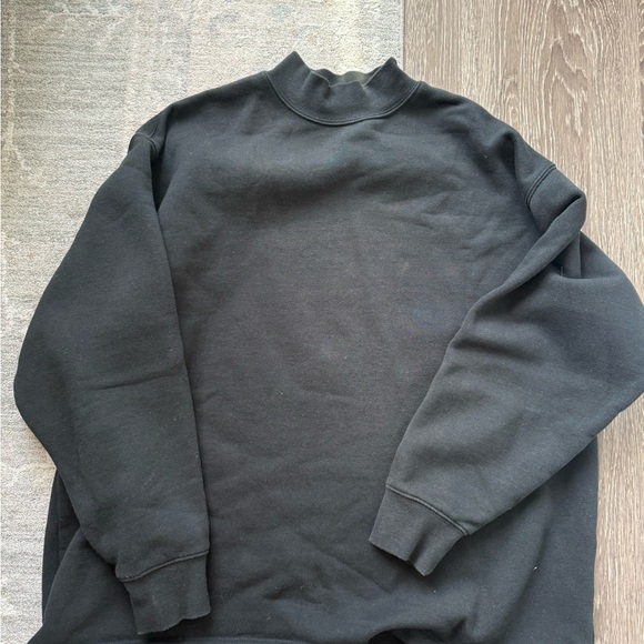 Essentials Fear of God Black Crewneck Sweatshirt - Picture 2 of 3